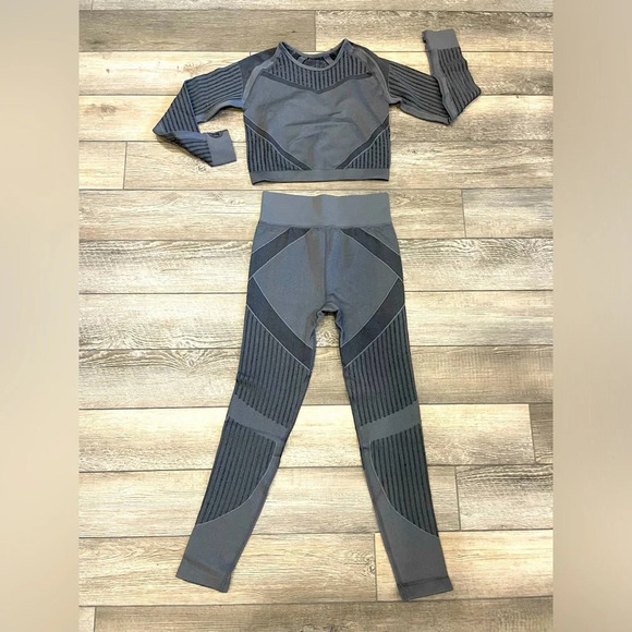 NWT Seamless Workout set -Stylist Grey Long Sleeve Top & High waisted Leggings S - Picture 1 of 5